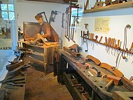 Château de Longpra, musée des outils à bois.