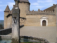 Château de Virieu, la grande cour