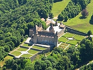vue aérienne Château de Virieu
