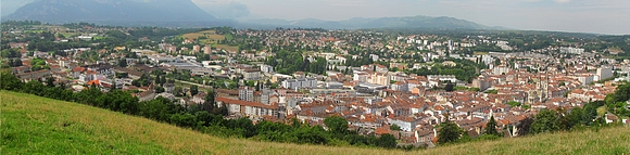 panorama sur Voiron depuis la colline de la Tour Barral.